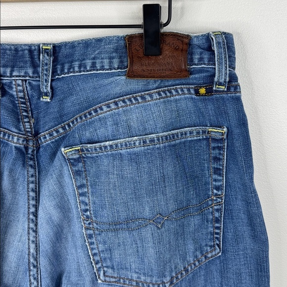 Lucky Brand 181 Relaxed Straight Jeans Men’s Denim Size 36x32 - Picture 8 of 10